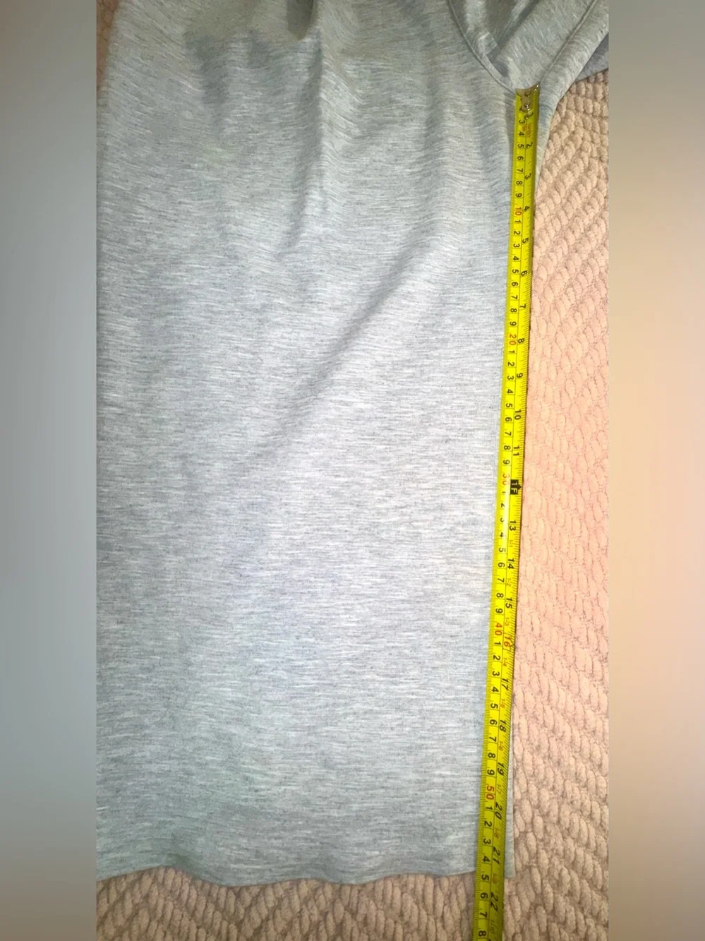 Lululemon Can You Feel The Pleat Crop 21” Heathered Light Grey Size 8 NWOT